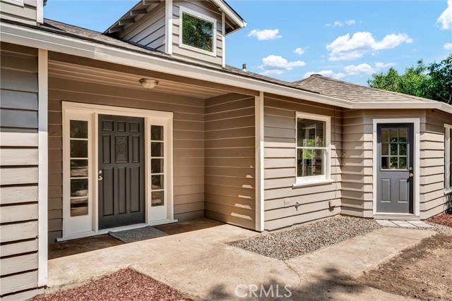 22550 Shady Grove Road, Middletown CA: https://media.crmls.org/medias/fdbcf167-1c2a-4f9c-8a3b-ee1c2cddde77.jpg