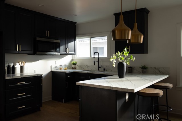 2342 S Cochran Avenue, Los Angeles CA: https://media.crmls.org/medias/fdbd98f2-7247-4724-81b2-e3e002898cd7.jpg