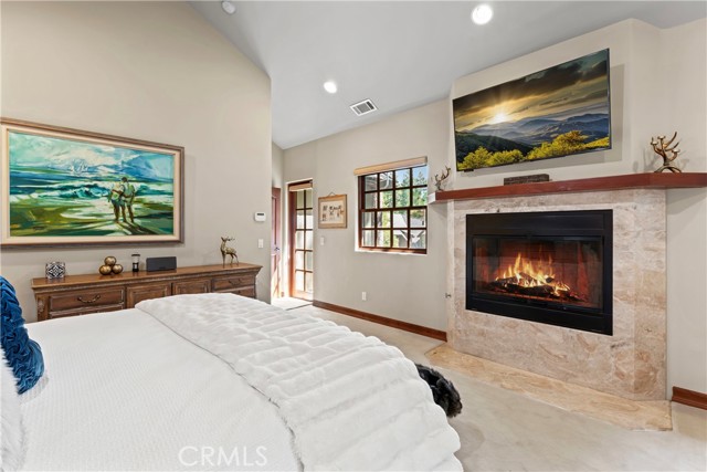 Detail Gallery Image 18 of 53 For 27556 Meadow Bay Dr, Lake Arrowhead,  CA 92352 - 4 Beds | 3/1 Baths