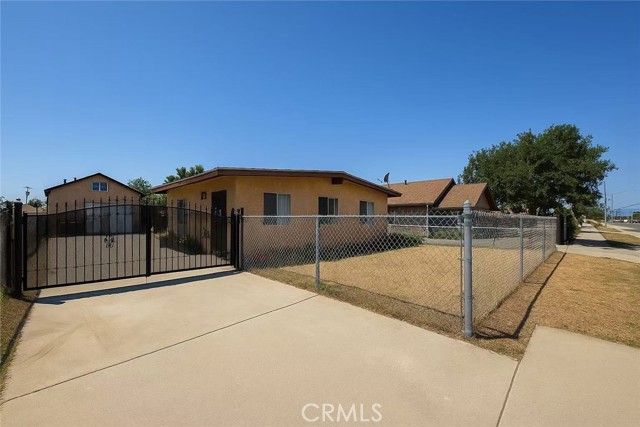 Detail Gallery Image 2 of 5 For 26773 Baseline St, Highland,  CA 92346 - 1 Beds | 1 Baths