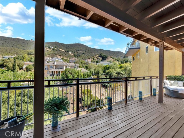 1124 Kathleen Drive, Newbury Park CA: https://media.crmls.org/medias/fdbe2566-079a-4e8c-9435-f834c7ae73fc.jpg