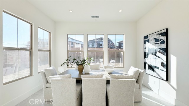 Detail Gallery Image 11 of 41 For 142 Hyperion, Irvine,  CA 92618 - 4 Beds | 4/1 Baths