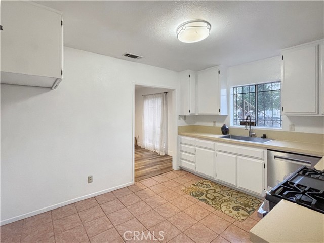 MLS #OC25264901 image #5