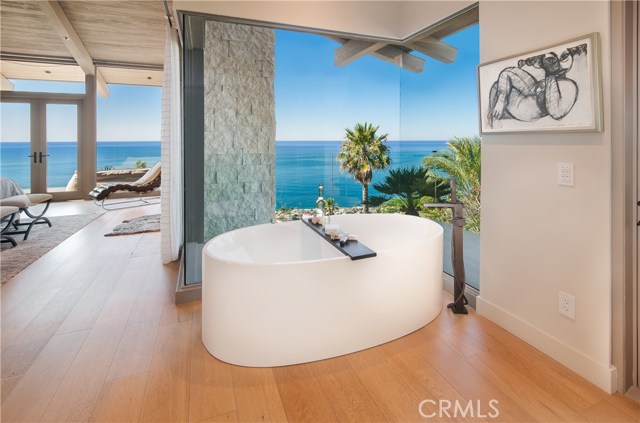 Detail Gallery Image 12 of 40 For 709 Kendall Dr, Laguna Beach,  CA 92651 - 4 Beds | 4/1 Baths