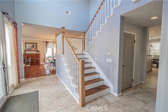 Detail Gallery Image 4 of 65 For 17023 Strawberry Pine Ct, Canyon Country,  CA 91387 - 4 Beds | 4 Baths