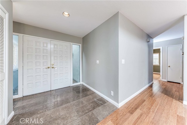 9622 Caithness Drive, Huntington Beach CA: https://media.crmls.org/medias/fdc07eb5-3ec8-4809-a0d8-ea6fd1af069d.jpg