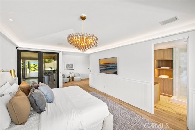 1075 Granville Drive, Newport Beach CA: https://media.crmls.org/medias/fdc08b09-77d8-4118-be78-ce8376810f43.jpg