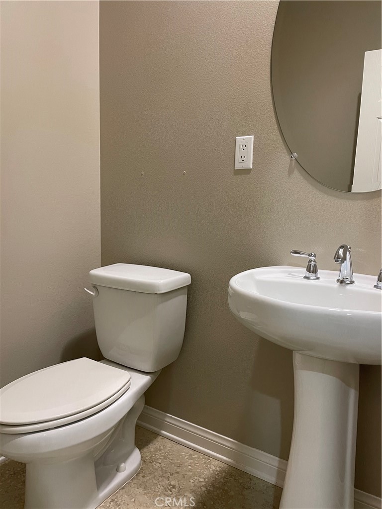 https://media.crmls.org/medias/fdc1c961-828d-4561-b1fa-5807fa11e8c4.jpg?preset=X-Large
