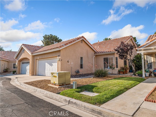 Detail Gallery Image 2 of 25 For 19012 Frances St, Apple Valley,  CA 92308 - 2 Beds | 2 Baths