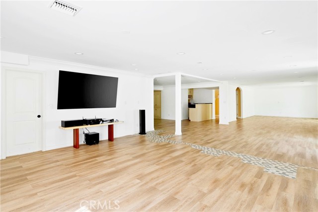Detail Gallery Image 17 of 70 For 17211 Orozco St, Granada Hills,  CA 91344 - 5 Beds | 5/1 Baths