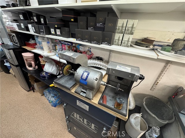 217 Stonewood Street, Downey CA: https://media.crmls.org/medias/fdc42559-f5de-4714-a749-83e0dcffc8a4.jpg