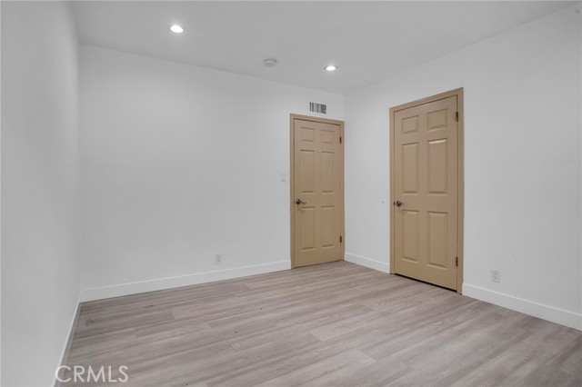 Detail Gallery Image 23 of 39 For 19710 Henshaw St, Woodland Hills,  CA 91364 - 4 Beds | 4 Baths