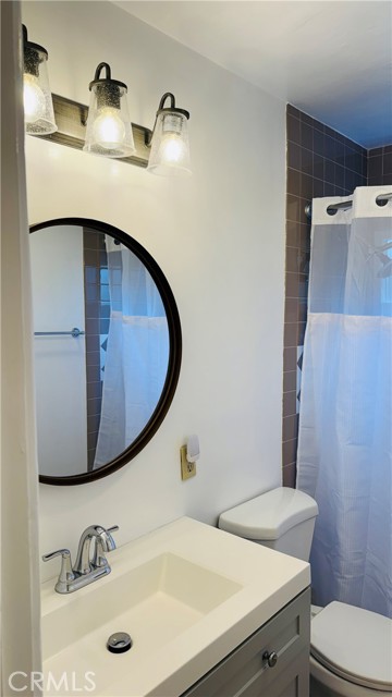 Detail Gallery Image 10 of 21 For 6633 W 87th, Los Angeles,  CA 90045 - 3 Beds | 1 Baths