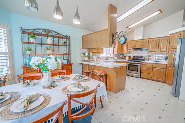 Detail Gallery Image 12 of 74 For 20164 Crestview Dr., Canyon Country,  CA 91351 - 3 Beds | 2 Baths