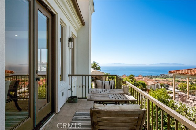 Detail Gallery Image 12 of 48 For 33 Nuvola Ct, Rancho Palos Verdes,  CA 90275 - 4 Beds | 3/1 Baths
