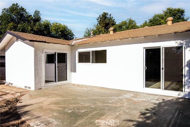 2983 N Alameda Avenue, San Bernardino CA: https://media.crmls.org/medias/fdc470d9-b82e-4230-8d6f-7e7a8e9a2b9d.jpg