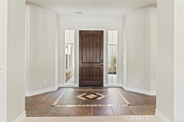 Detail Gallery Image 8 of 62 For 14257 Coeur D'alene Ct, Valley Center,  CA 92082 - 4 Beds | 3/1 Baths