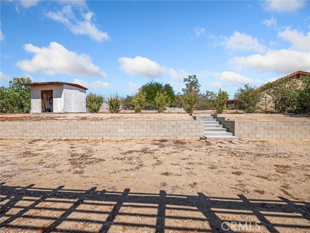 18668 Kamana Road, Apple Valley CA: https://media.crmls.org/medias/fdc4c9c2-0aa9-48a5-941e-d1f5526e0b4c.jpg