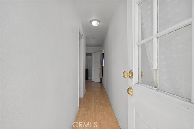 178 E 49th Street, Los Angeles CA: https://media.crmls.org/medias/fdc51b1a-ef59-45e1-a5d4-6f31f79a0893.jpg