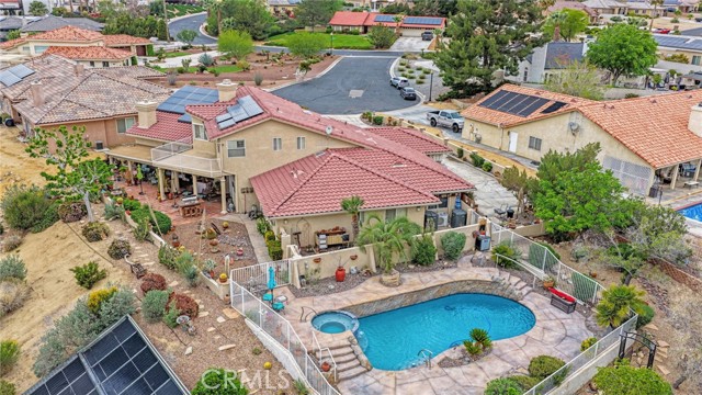 Detail Gallery Image 4 of 75 For 17662 Ridge View Ct, Apple Valley,  CA 92307 - 3 Beds | 3/1 Baths