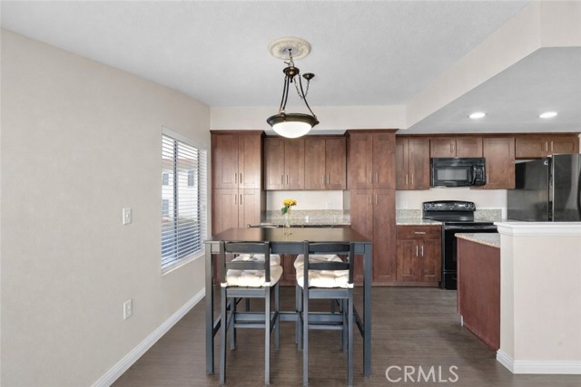 Detail Gallery Image 7 of 34 For 1517 E Garfield #53,  Glendale,  CA 91205 - 2 Beds | 2 Baths