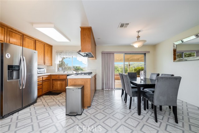 Detail Gallery Image 27 of 50 For 24308 Shrewsbury, West Hills,  CA 91307 - 4 Beds | 3 Baths