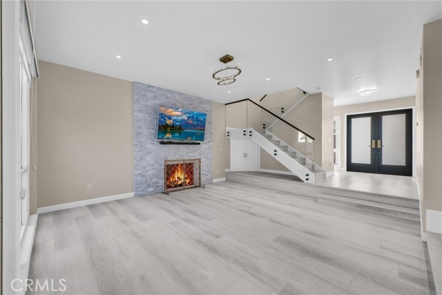 5 Crest Circle, Corona del Mar CA: https://media.crmls.org/medias/fdc5ea6c-1063-4ff0-bec0-8e3155752ade.jpg
