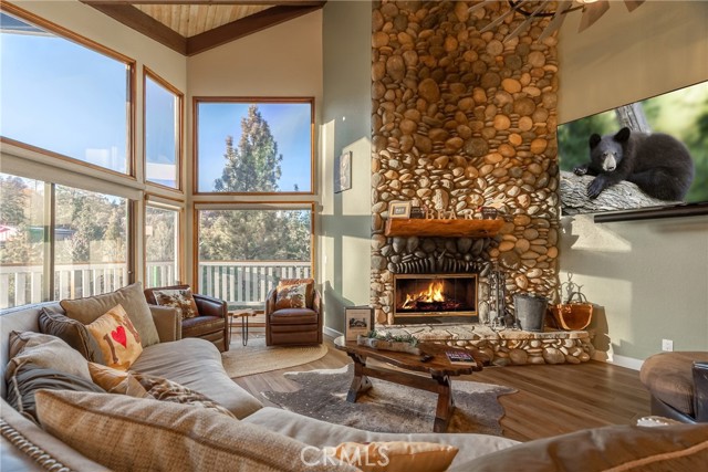 Detail Gallery Image 8 of 34 For 521 Division Dr, Big Bear City,  CA 92314 - 6 Beds | 4 Baths