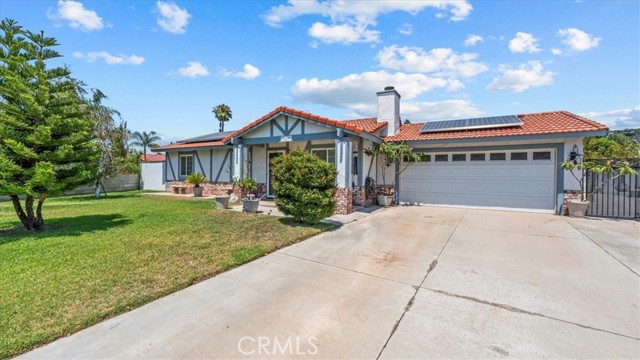 Detail Gallery Image 4 of 36 For 18432 Mindanao St, Bloomington,  CA 92316 - 3 Beds | 2 Baths