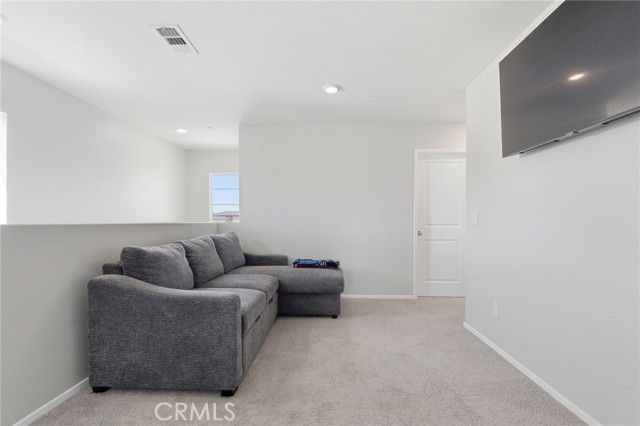 Detail Gallery Image 9 of 27 For 28858 Enclave, Winchester,  CA 92596 - 4 Beds | 2/1 Baths