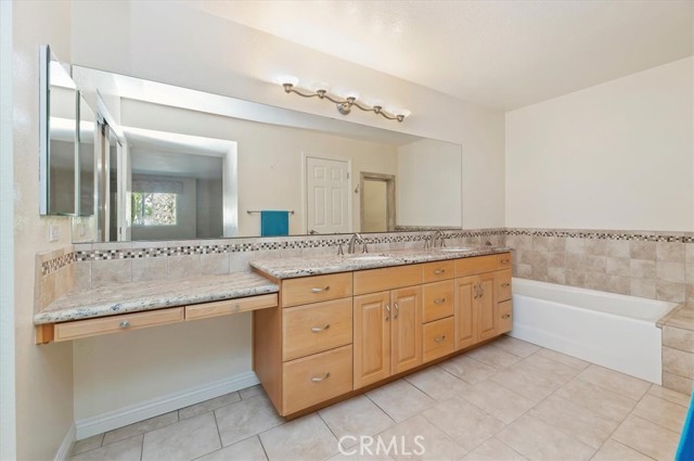 Detail Gallery Image 14 of 21 For 860 Wabash Ct, Claremont,  CA 91711 - 2 Beds | 2 Baths