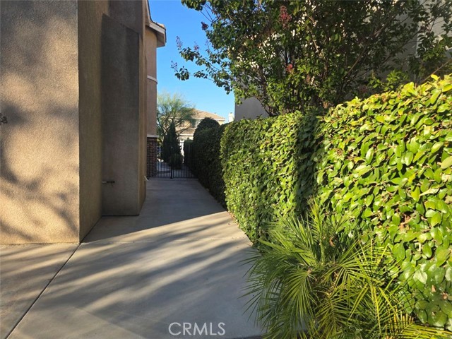 27513 Stanford Drive, Temecula CA: https://media.crmls.org/medias/fdc6dcdf-22c3-4910-ad12-2ed42bfcf19d.jpg