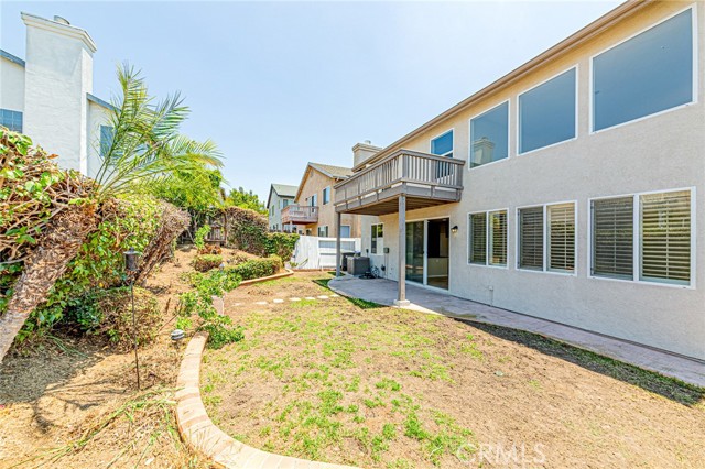 955 Blackberry Lane, Carson CA: https://media.crmls.org/medias/fdc79909-8f92-4570-9bef-61a417bf0f4c.jpg