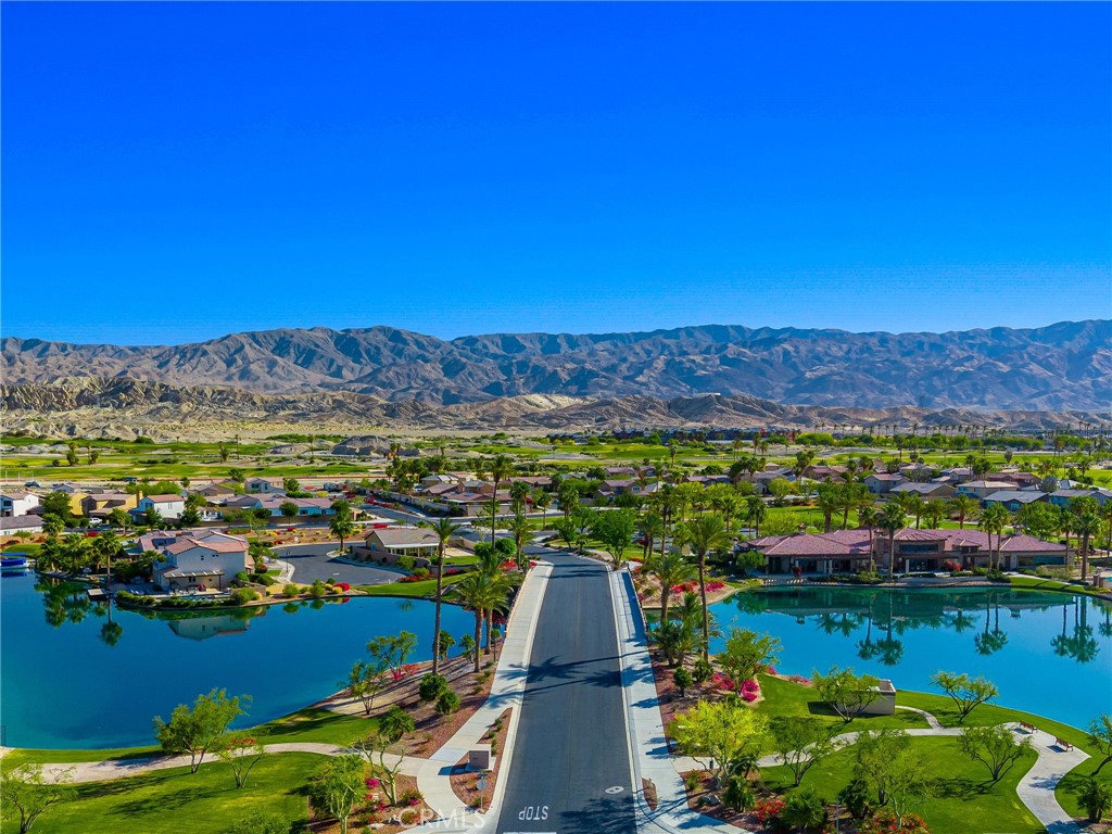 https://media.crmls.org/medias/fdc7a9ab-4c52-4339-8be7-0227bb167960.jpg?preset=X-Large