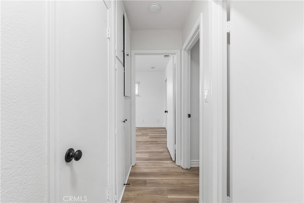 https://media.crmls.org/medias/fdc7d344-ad44-409d-b0e9-616dfc1c13b0.jpg?preset=X-Large