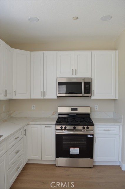 Detail Gallery Image 10 of 33 For 7004 Newport Ave, Fontana,  CA 92336 - 4 Beds | 2/1 Baths