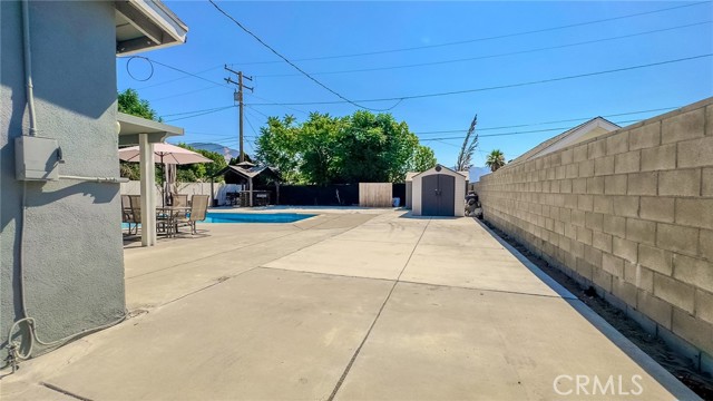 4127 N 4th Avenue, San Bernardino CA: https://media.crmls.org/medias/fdc8835c-46d6-4535-9fa3-e14051c2549a.jpg