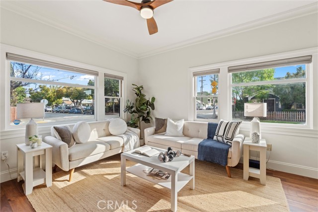 Detail Gallery Image 3 of 17 For 2546 E 10th, Long Beach,  CA 90804 - 2 Beds | 2 Baths