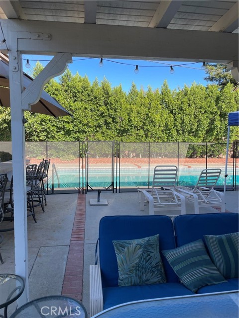 10016 Sophia Avenue, North Hills CA: https://media.crmls.org/medias/fdc9e80d-5700-4c3b-b5bb-5f23125299a7.jpg