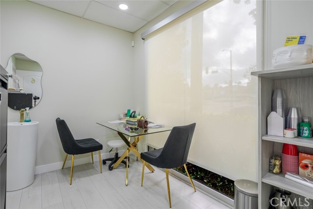  Commercial for Sale in Encino, California