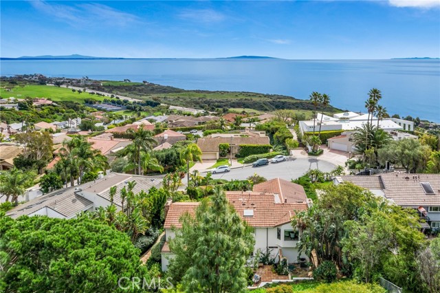 24743 Vantage Point Terrace, Malibu CA: https://media.crmls.org/medias/fdca0686-ff5e-47a2-952b-8da5947f4937.jpg