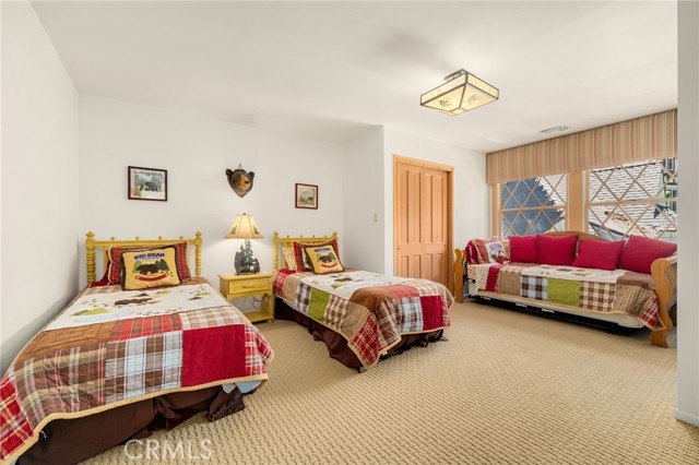 316 John Muir, Lake Arrowhead CA: https://media.crmls.org/medias/fdca3c1c-27f2-4b9c-9f9f-6449f1518b8d.jpg