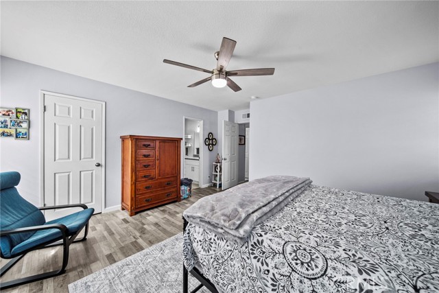 Detail Gallery Image 30 of 44 For 16503 Fairglade, Canyon Country,  CA 91387 - 4 Beds | 3 Baths