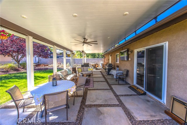 11336 Acropolis Drive, Yucaipa CA: https://media.crmls.org/medias/fdca87a8-980e-40f2-a103-692862186b54.jpg