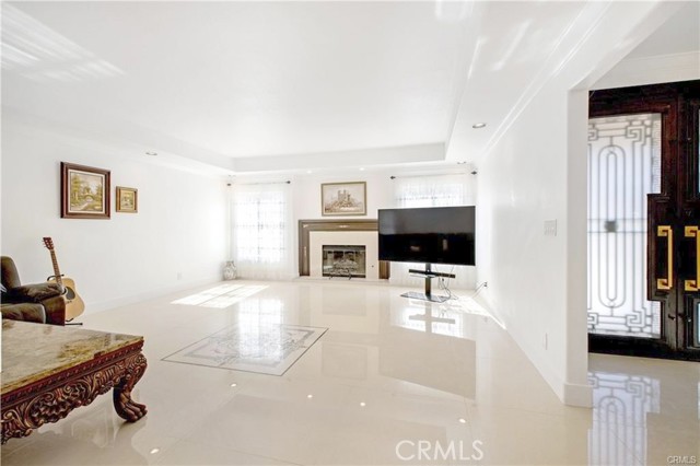 22329 Plummer Street, Chatsworth CA: https://media.crmls.org/medias/fdcb40a0-066e-469c-927d-ac1a80f78676.jpg