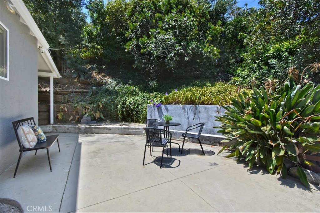 3753 Berry DriveStudio City img 25