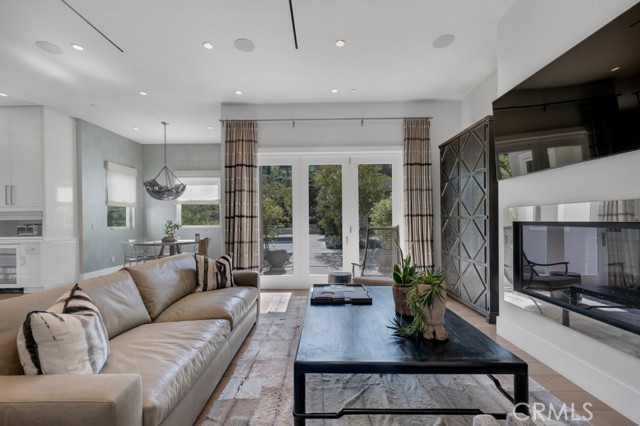 Detail Gallery Image 55 of 75 For 17950 Rancho St, Encino,  CA 91316 - 5 Beds | 6 Baths