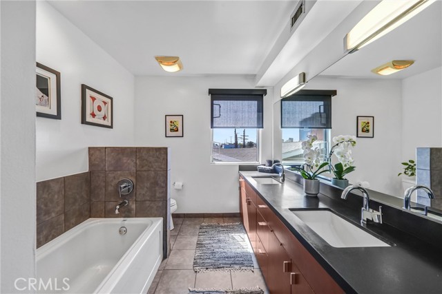 Detail Gallery Image 28 of 31 For 1120 N El Centro #5,  Los Angeles,  CA 90038 - 2 Beds | 2/1 Baths