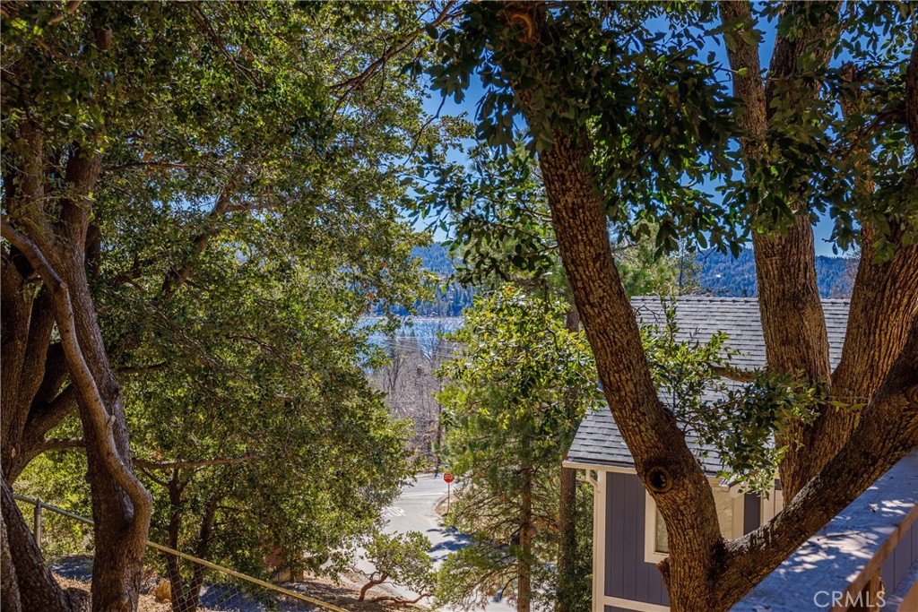 https://media.crmls.org/medias/fdccbffc-f362-48e3-aecf-348291f9ee38.jpg?preset=X-Large