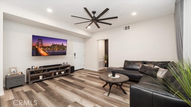 Detail Gallery Image 6 of 29 For 9388 Cadence Pl, Rancho Cucamonga,  CA 91730 - 3 Beds | 2 Baths